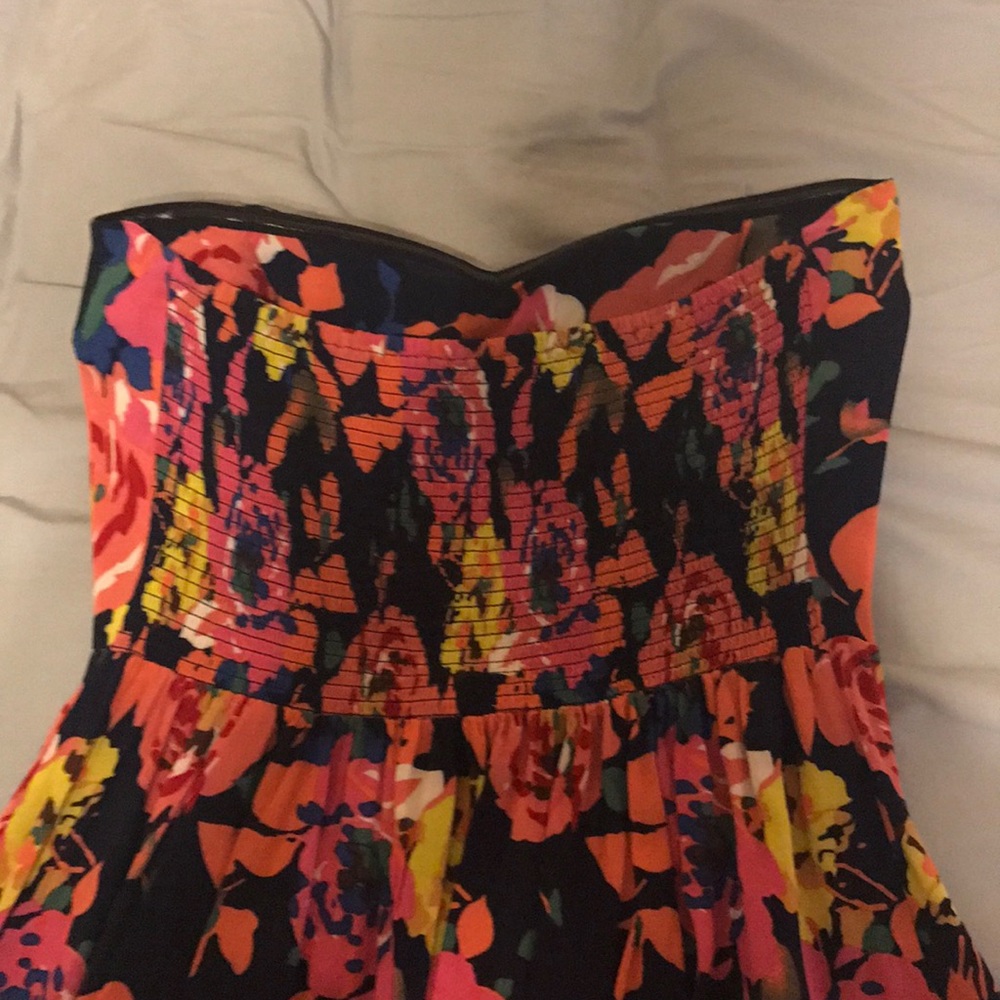Dress - Picture 2 of 2
